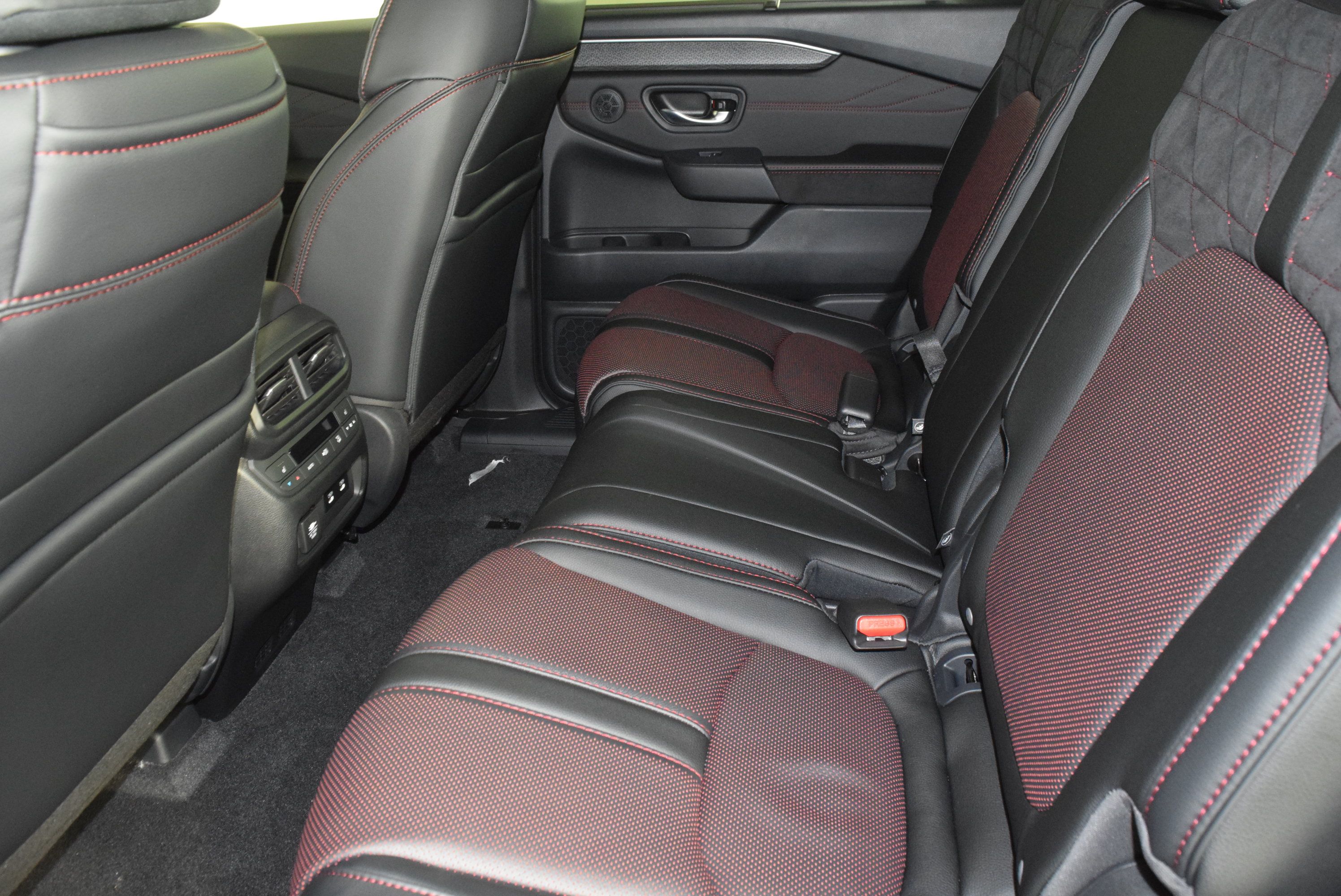 New 2026 Honda Pilot Black Edition image 15