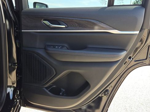 New 2025 Jeep Grand Cherokee Limited w/ MOPAR Finishing Package image 13