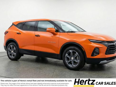 Used 2025 Chevrolet Blazer LT image 1