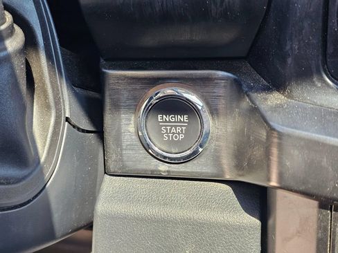Used 2023 Ford F350 Lariat w/ Lariat Ultimate Package AWD/4WD image 31
