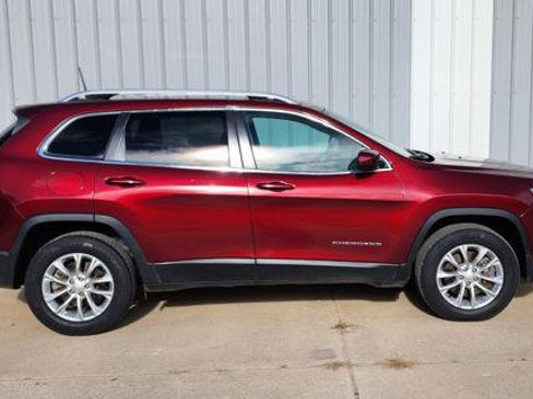 Used 2019 Jeep Cherokee Latitude w/ Cold Weather Group image 7