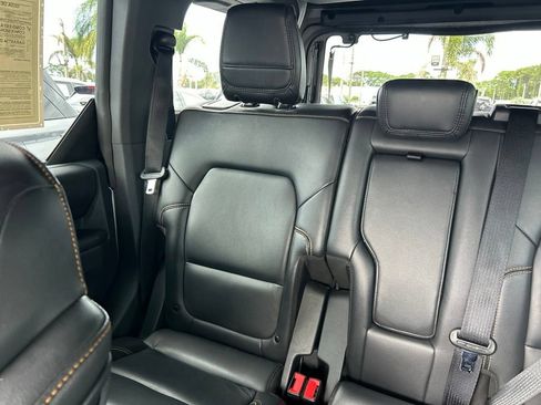 Used 2024 Ford Bronco Badlands w/ Sasquatch Package AWD/4WD image 12