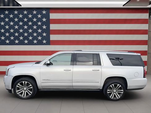 Used 2020 GMC Yukon XL Denali w/ Open Road Package image 6