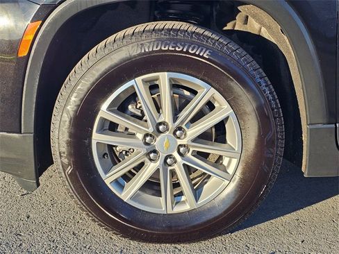 Used 2022 Chevrolet Traverse LT image 8
