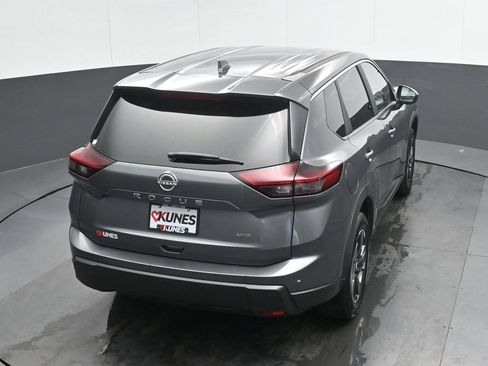 Used 2025 Nissan Rogue SV AWD/4WD image 29