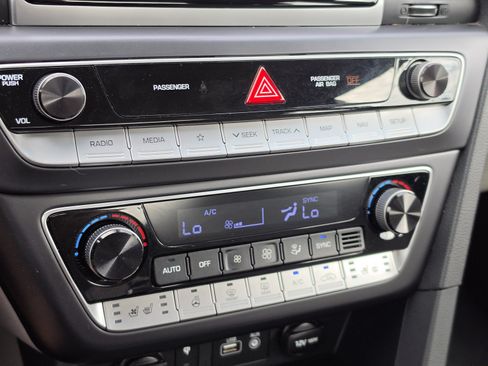 Used 2019 Hyundai Sonata Limited w/ Ultimate Package 04 FWD image 24