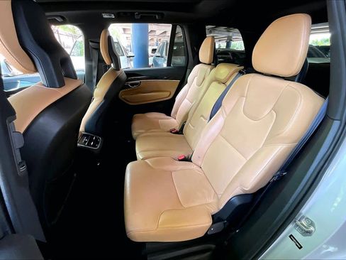 Used 2018 Volvo XC90 T6 Momentum w/ Convenience Package AWD/4WD image 19