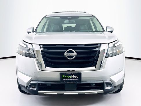 Used 2022 Nissan Pathfinder SL w/ SL Premium Package image 2
