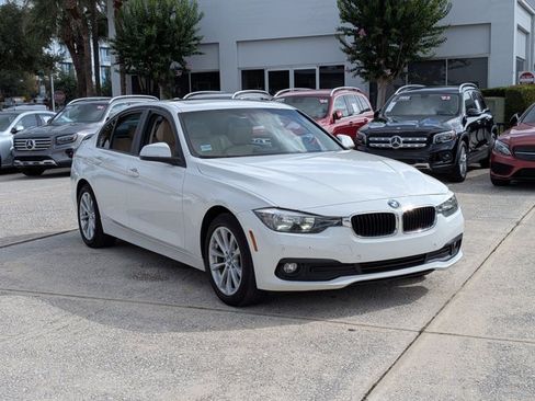 Used 2017 BMW 320i Sedan RWD image 3