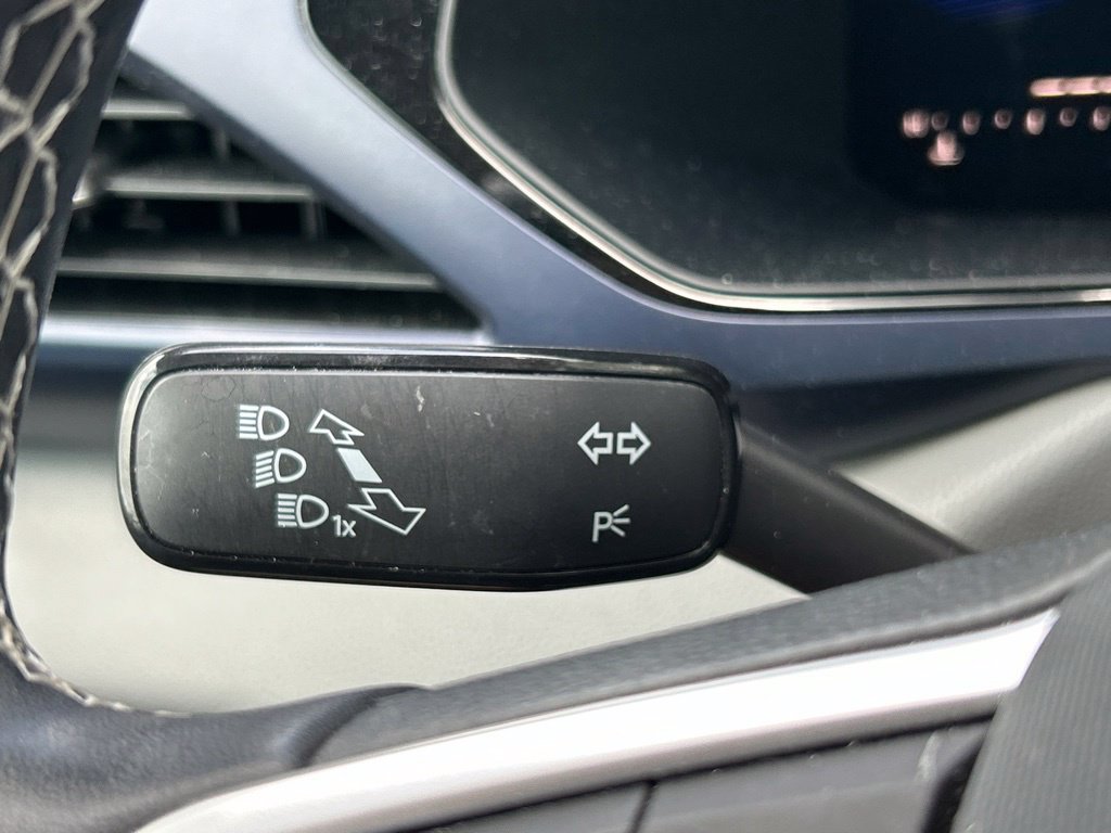 Used 2022 Volkswagen Taos SE FWD image 29