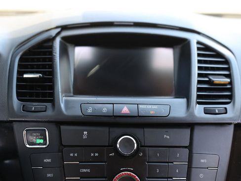 Used 2013 Buick Regal Premium image 32