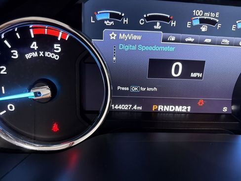 Used 2019 Ford F250 Lariat w/ Lariat Ultimate Package AWD/4WD image 12