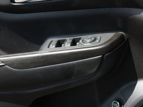 Used 2019 GMC Acadia SLT FWD image 25