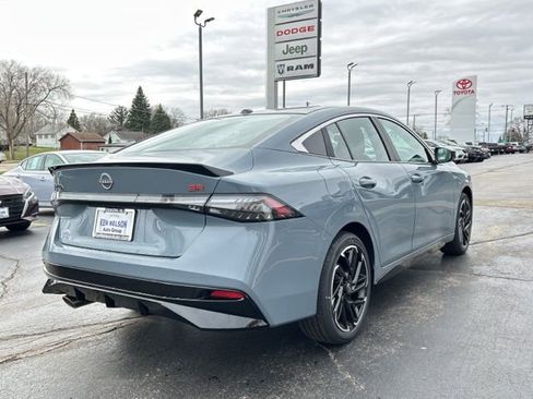 New 2026 Nissan Sentra SR FWD image 8