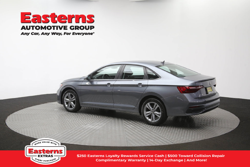 Used 2024 Volkswagen Jetta SE FWD image 64