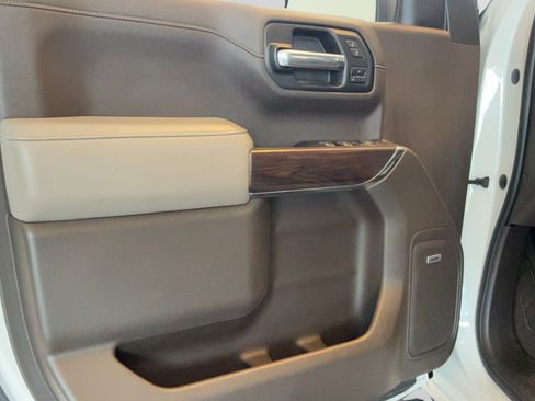 Used 2019 GMC Sierra 1500 SLT w/ SLT Premium Plus Package AWD/4WD image 32