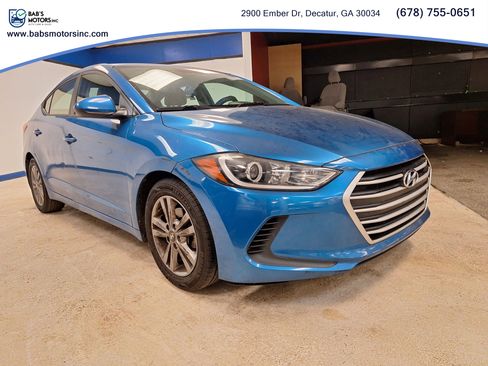 Used 2017 Hyundai Elantra SE image 17