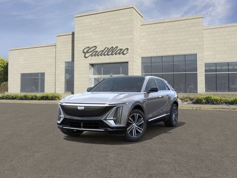 New 2026 Cadillac Lyriq Luxury image 8