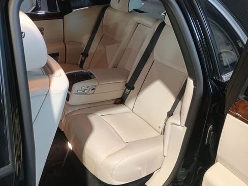 Used 2015 Rolls-Royce Ghost image 34