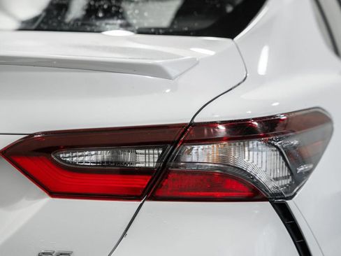 Used 2024 Toyota Camry SE image 6