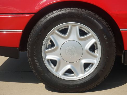 Used 1991 Cadillac Allante image 40