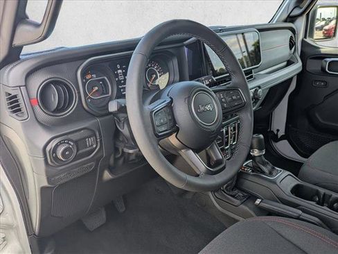 Used 2026 Jeep Wrangler Unlimited Rubicon AWD/4WD image 10