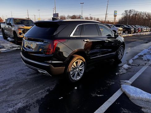 Used 2025 Cadillac XT5 Premium Luxury image 2