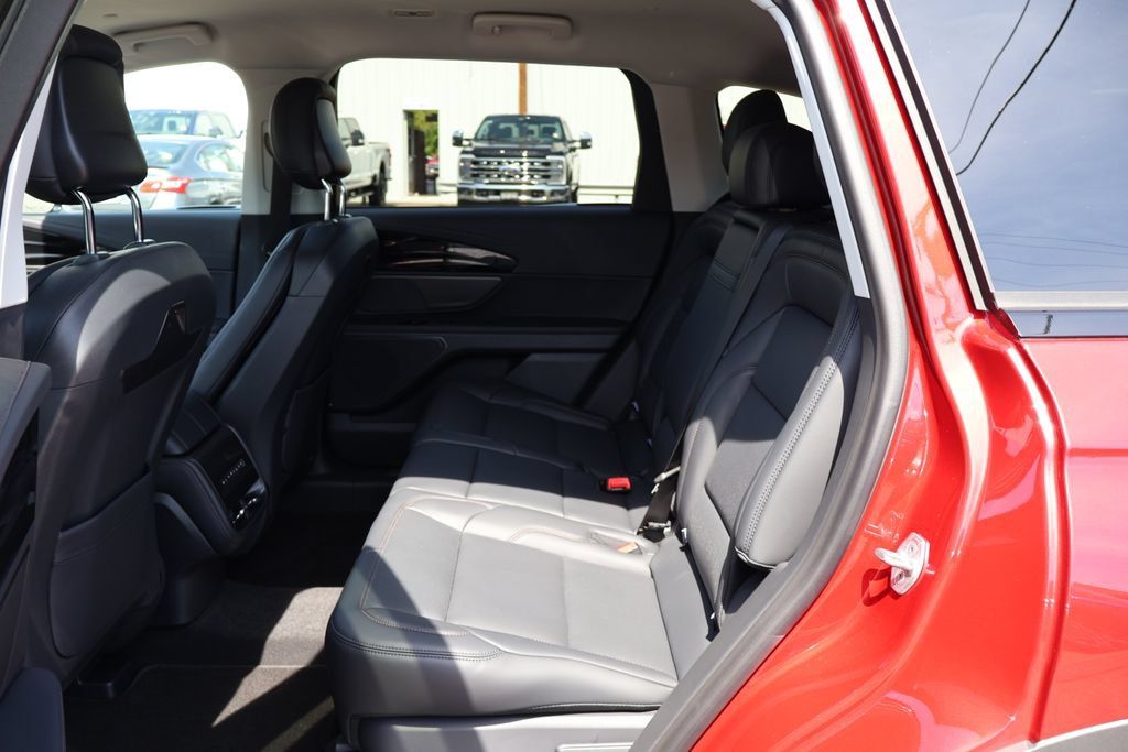 New 2026 Lincoln Nautilus Premier AWD/4WD image 17