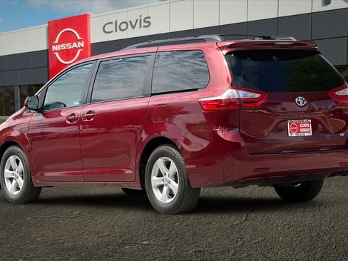 Used 2017 Toyota Sienna LE FWD image 7