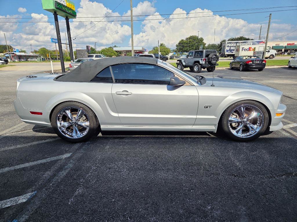 Used 2006 Ford Mustang GT RWD image 5