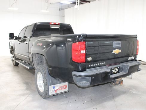 Used 2015 Chevrolet Silverado 3500 High Country w/ Duramax Plus Package image 7