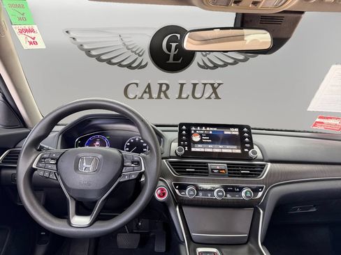 Used 2018 Honda Accord EX image 10