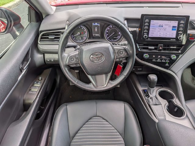 Used 2021 Toyota Camry SE FWD image 14