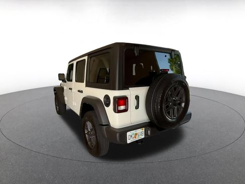 Used 2025 Jeep Wrangler Unlimited Sport AWD/4WD image 11