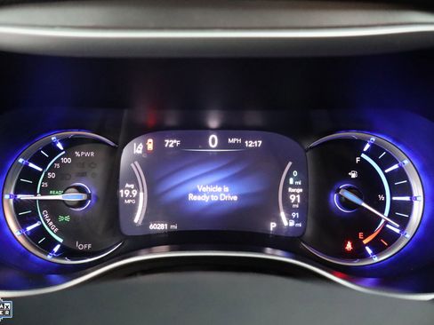 Used 2024 Chrysler Pacifica Select image 15