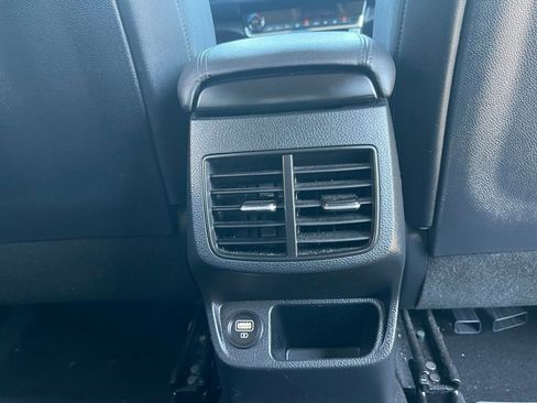 Used 2023 Kia Seltos S w/ Navigation Package FWD image 37