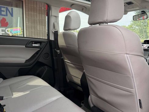 Used 2015 Subaru Forester 2.5i Limited AWD/4WD image 19