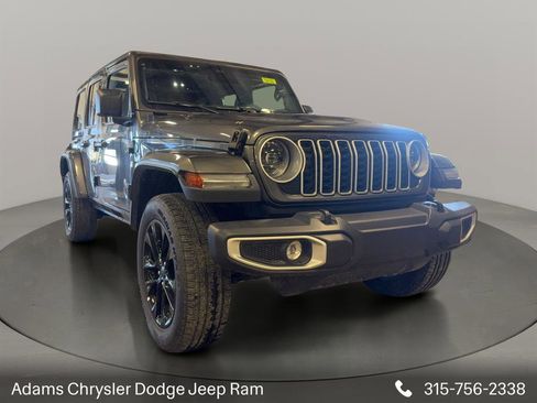 Used 2025 Jeep Wrangler Unlimited Sahara w/ Safety Group AWD/4WD image 1