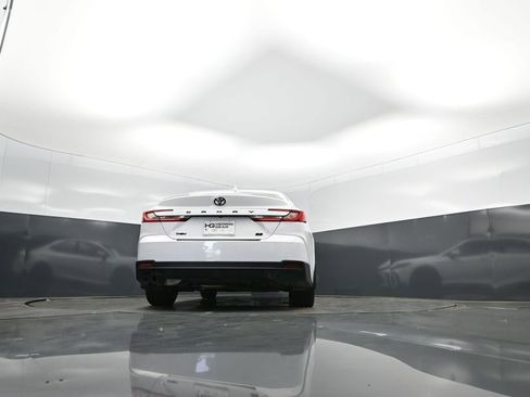 Used 2025 Toyota Camry SE w/ Convenience Package image 42