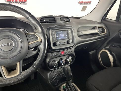 Used 2017 Jeep Renegade Latitude w/ Cold Weather Group image 16