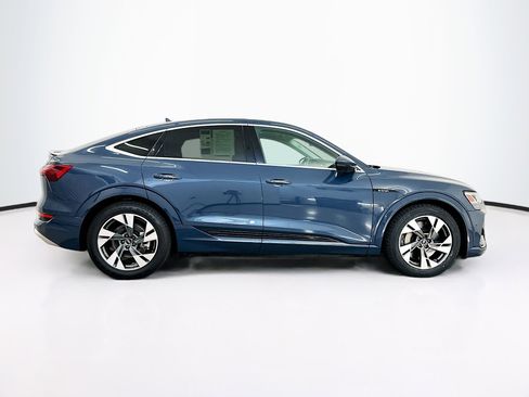 Used 2022 Audi e-tron Premium Plus w/ Premium Plus Package AWD/4WD image 10