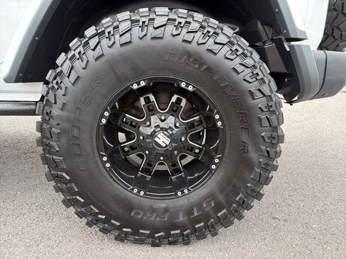 Used 2018 Jeep Wrangler Unlimited Rubicon image 16