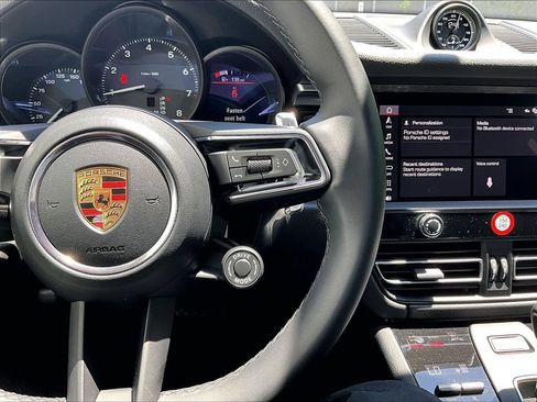 Certified 2026 Porsche Macan AWD/4WD image 24