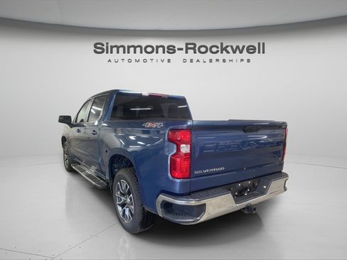 Used 2024 Chevrolet Silverado 1500 LT AWD/4WD image 4