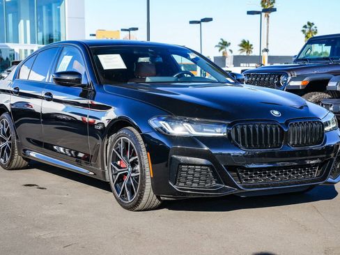 Used 2023 BMW 530e w/ M Sport Package image 3