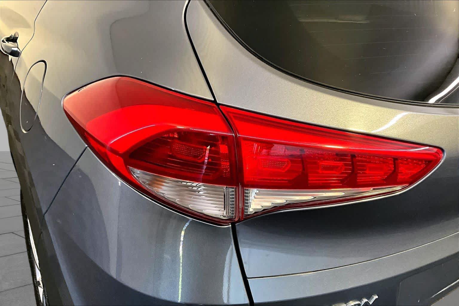 Used 2017 Hyundai Tucson SE w/ SE Popular Package 02 AWD/4WD image 27