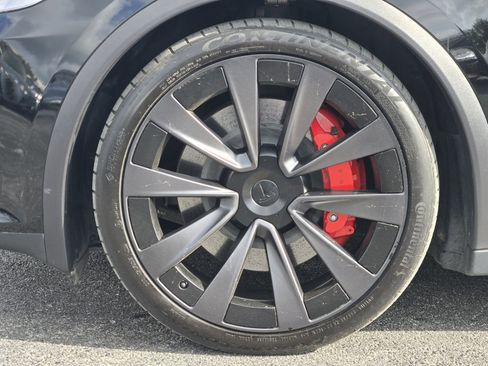 Used 2023 Tesla Model X Plaid image 10