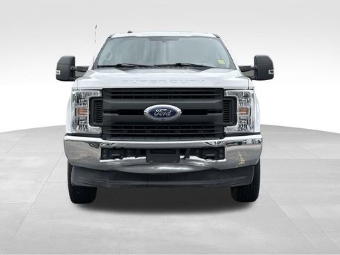 Used 2018 Ford F250 XL w/ Power Equipment Group AWD/4WD image 7