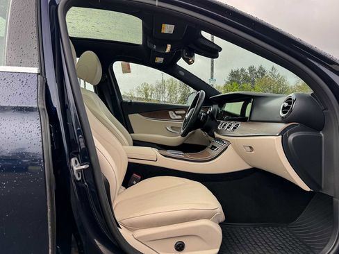 Used 2023 Mercedes-Benz E 350 4MATIC Sedan image 9