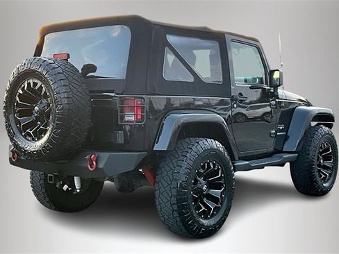 Used 2016 Jeep Wrangler Sahara w/ Connectivity Group image 5